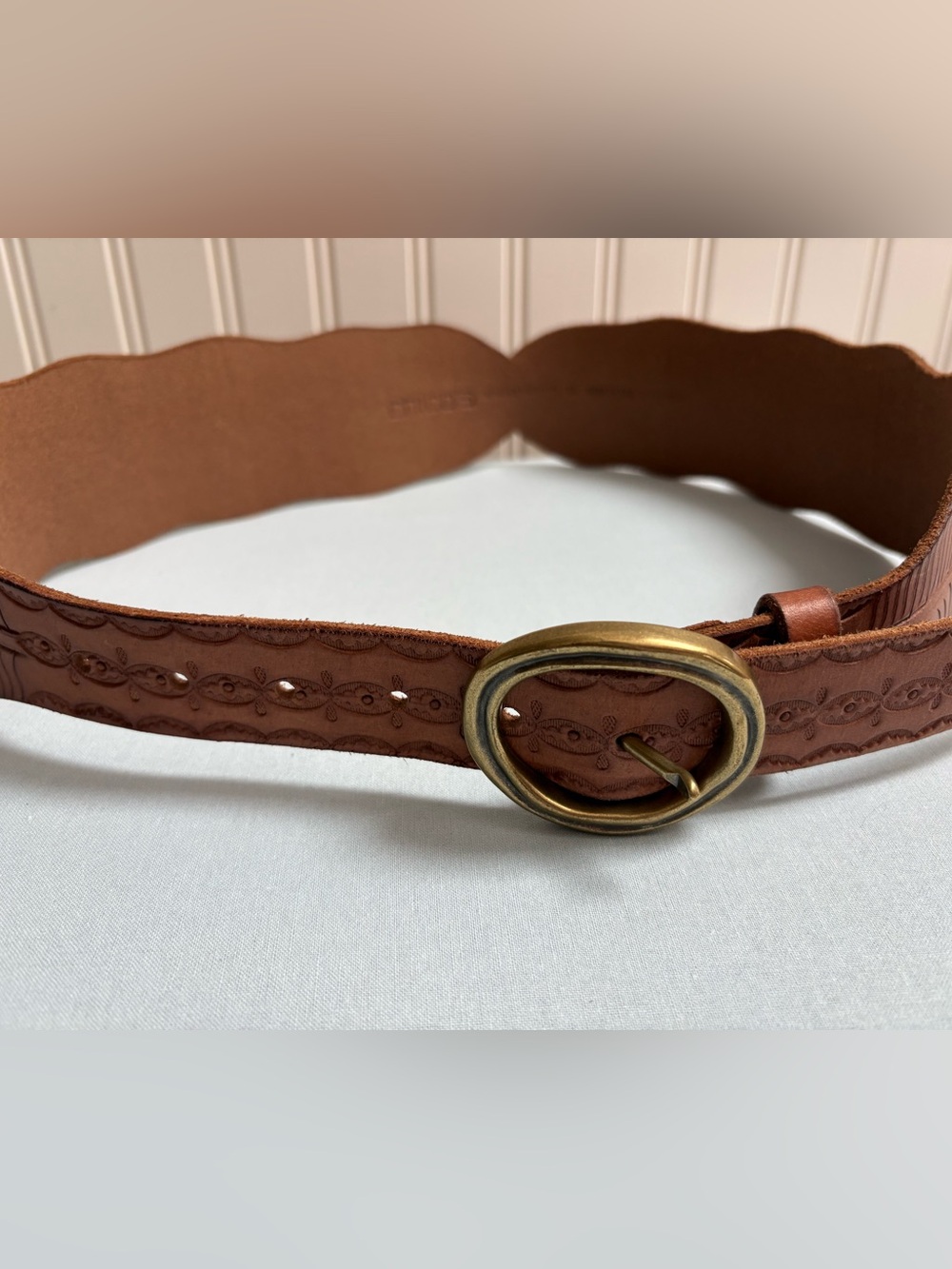 Women's Chicos Wide Light Brown Leather Scalloped Belt with Brass Buckle. Size M